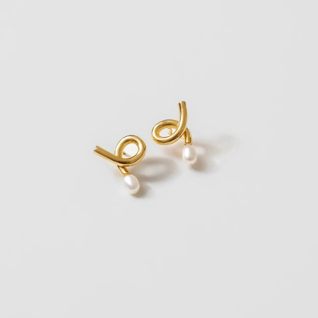 Romi Earrings in Gold