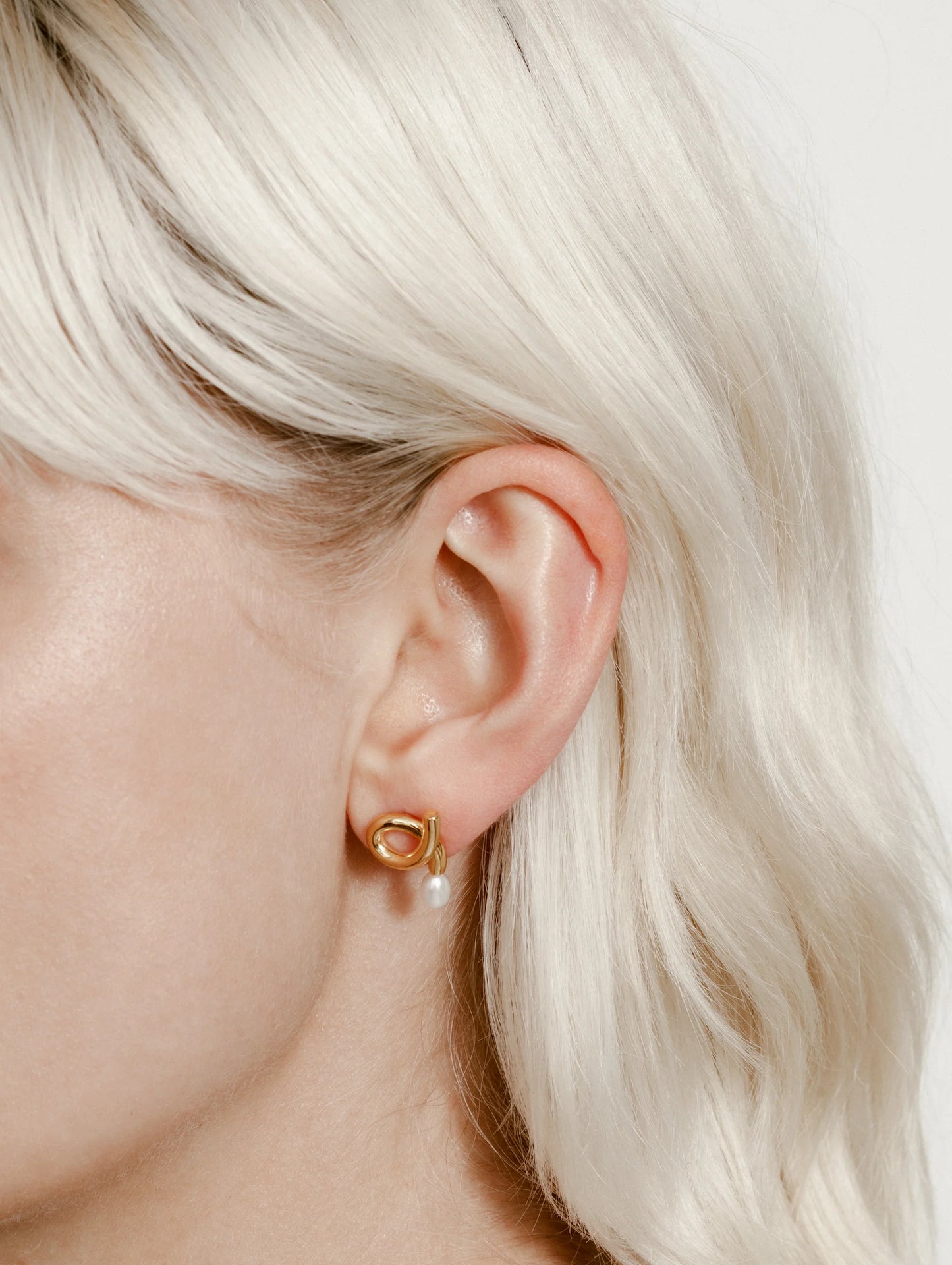 Romi Earrings in Gold