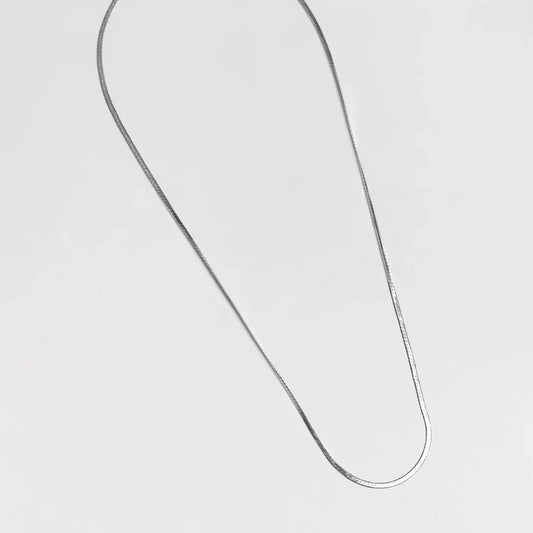 Thin Herringbone Chain in Silver